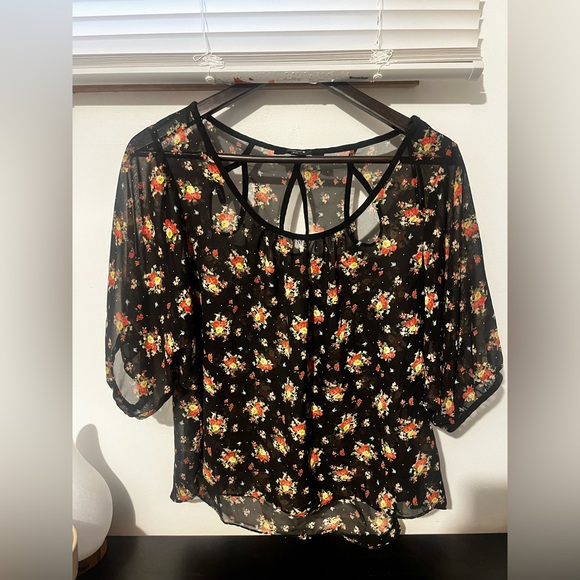 Forever 21 Blouse Floral - Picture 1 of 3